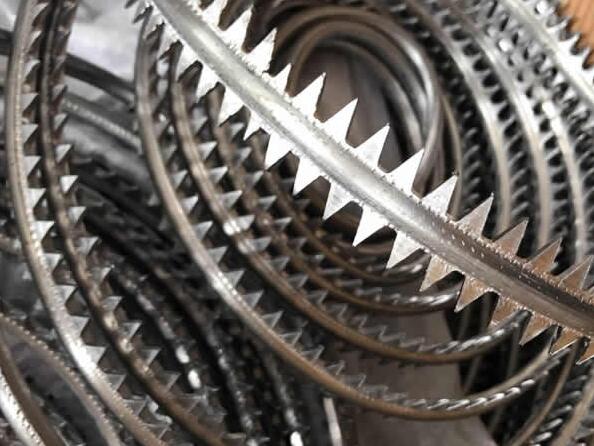 根据电的性质,阴极线电流是从导体的表面通过。所以导体的表面积影响电流的通量 根据电的性质,阴极线电流是从导体的表面通过。所以导体的表面积影响电流的通量